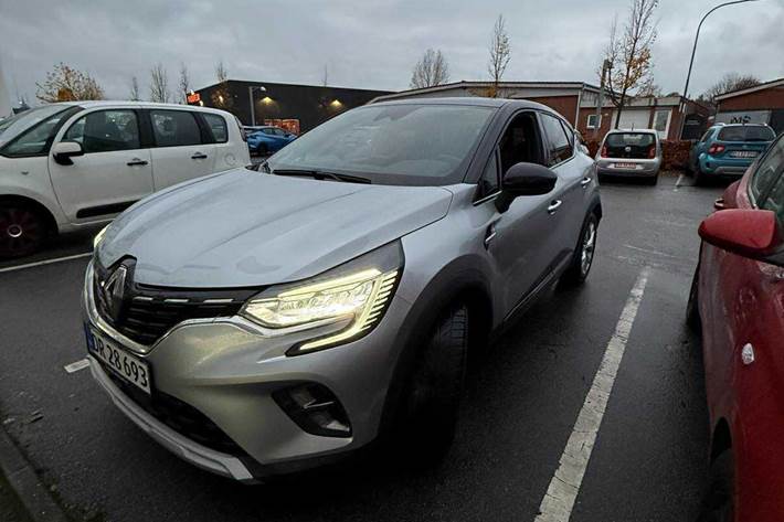 Grå Renault Captur fra 2020