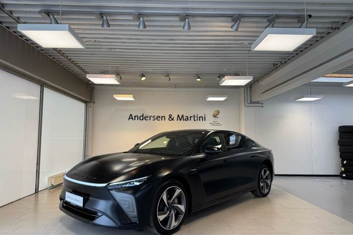 Sort Exlantix ES fra 2026 set udefra