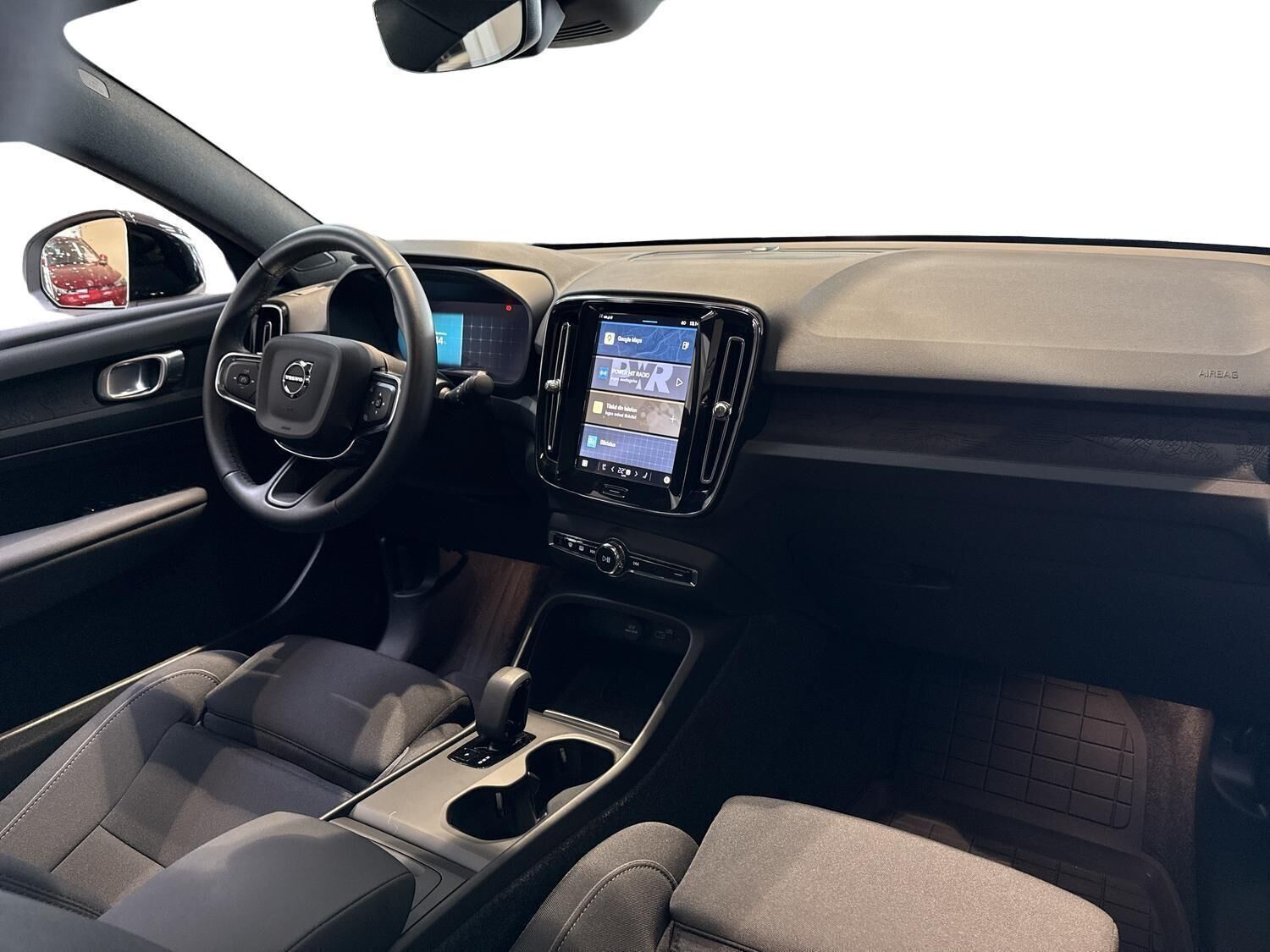 Sort Volvo EC40 fra 2026