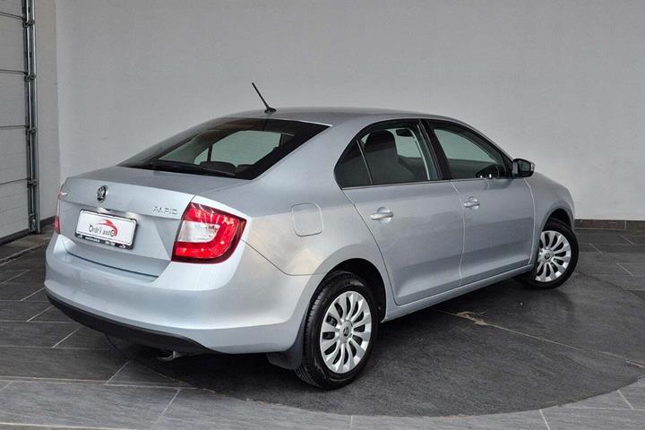 Sølv Skoda Rapid fra 2019