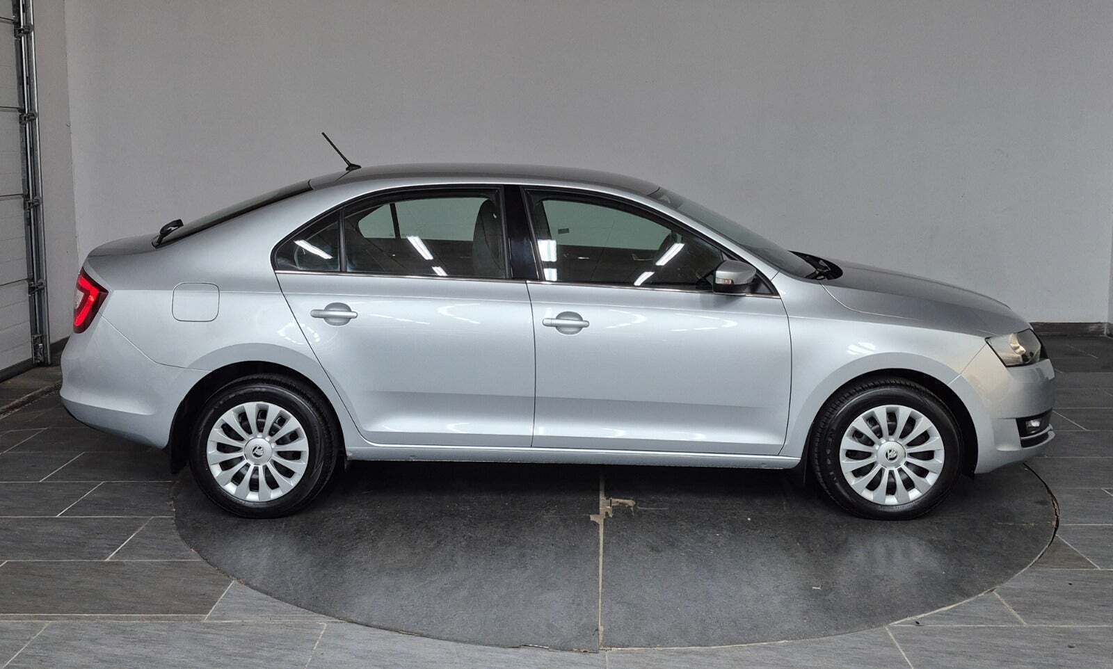 Sølv Skoda Rapid fra 2019