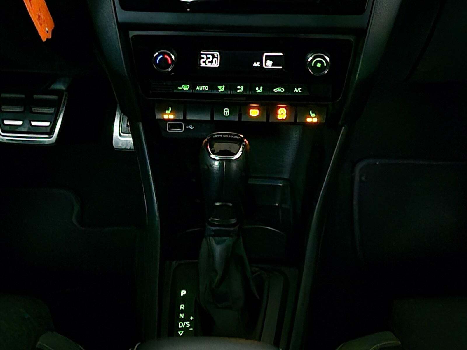Sølv Skoda Rapid fra 2019