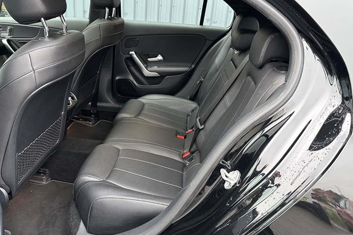 Sort Mercedes A200 fra 2018