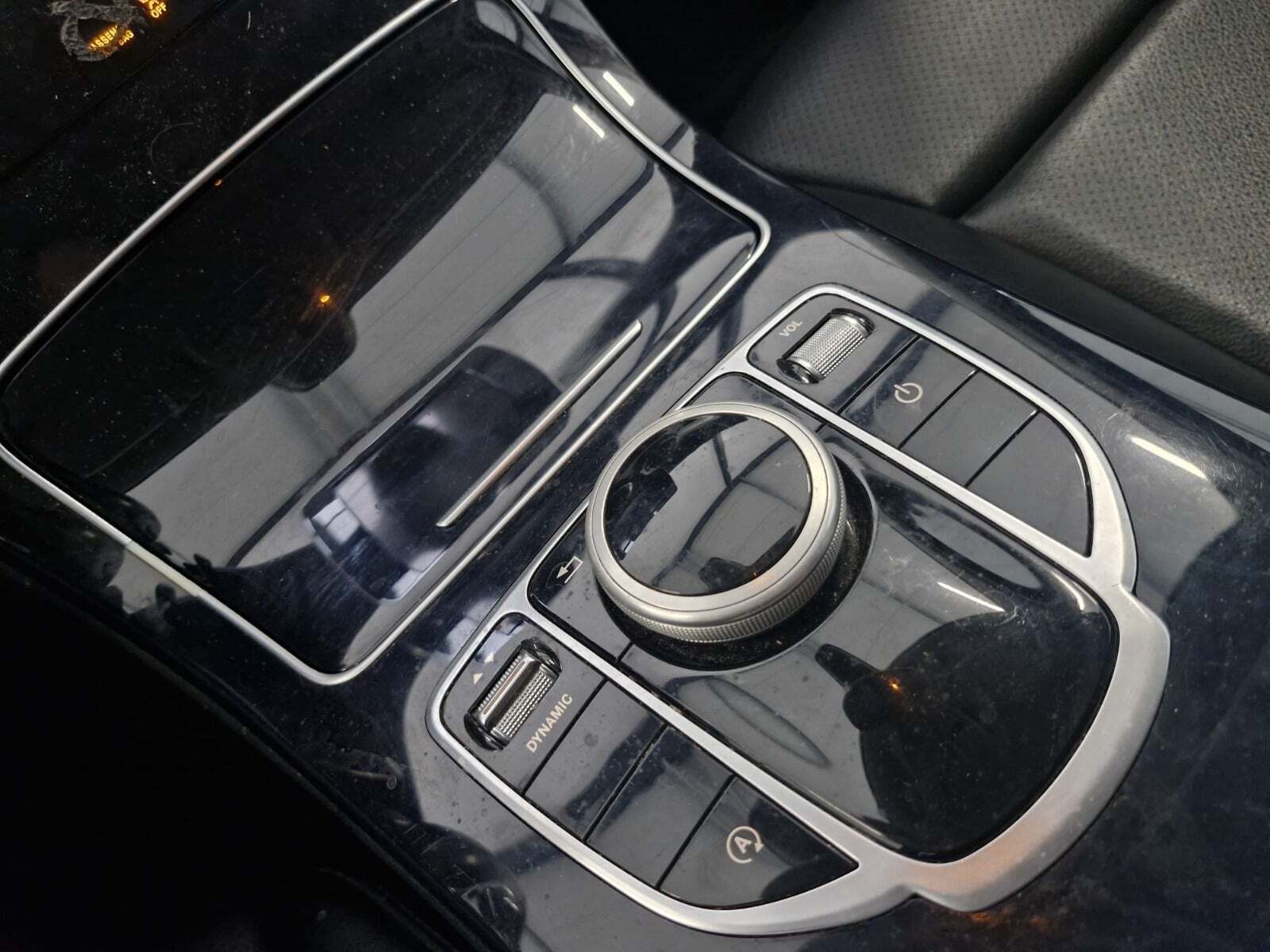 Sort Mercedes C200 d fra 2016