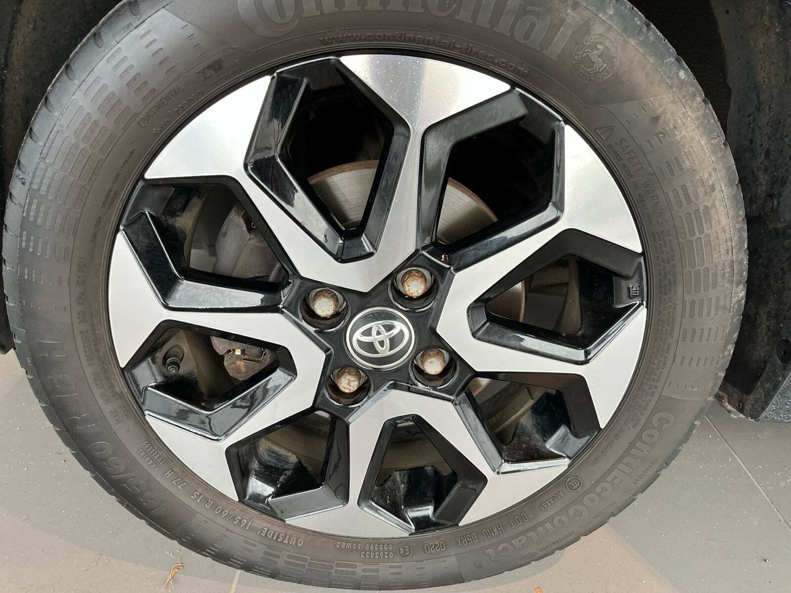 Grå Toyota Aygo fra 2020