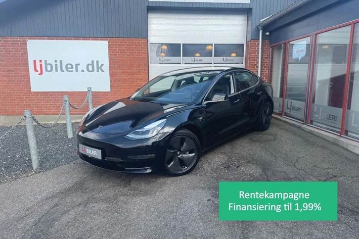Sort Tesla Model 3 fra 2019 set udefra