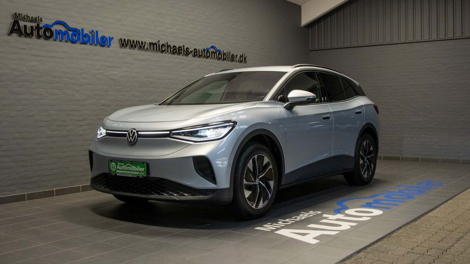 Sølv VW ID.4 fra 2025 set udefra