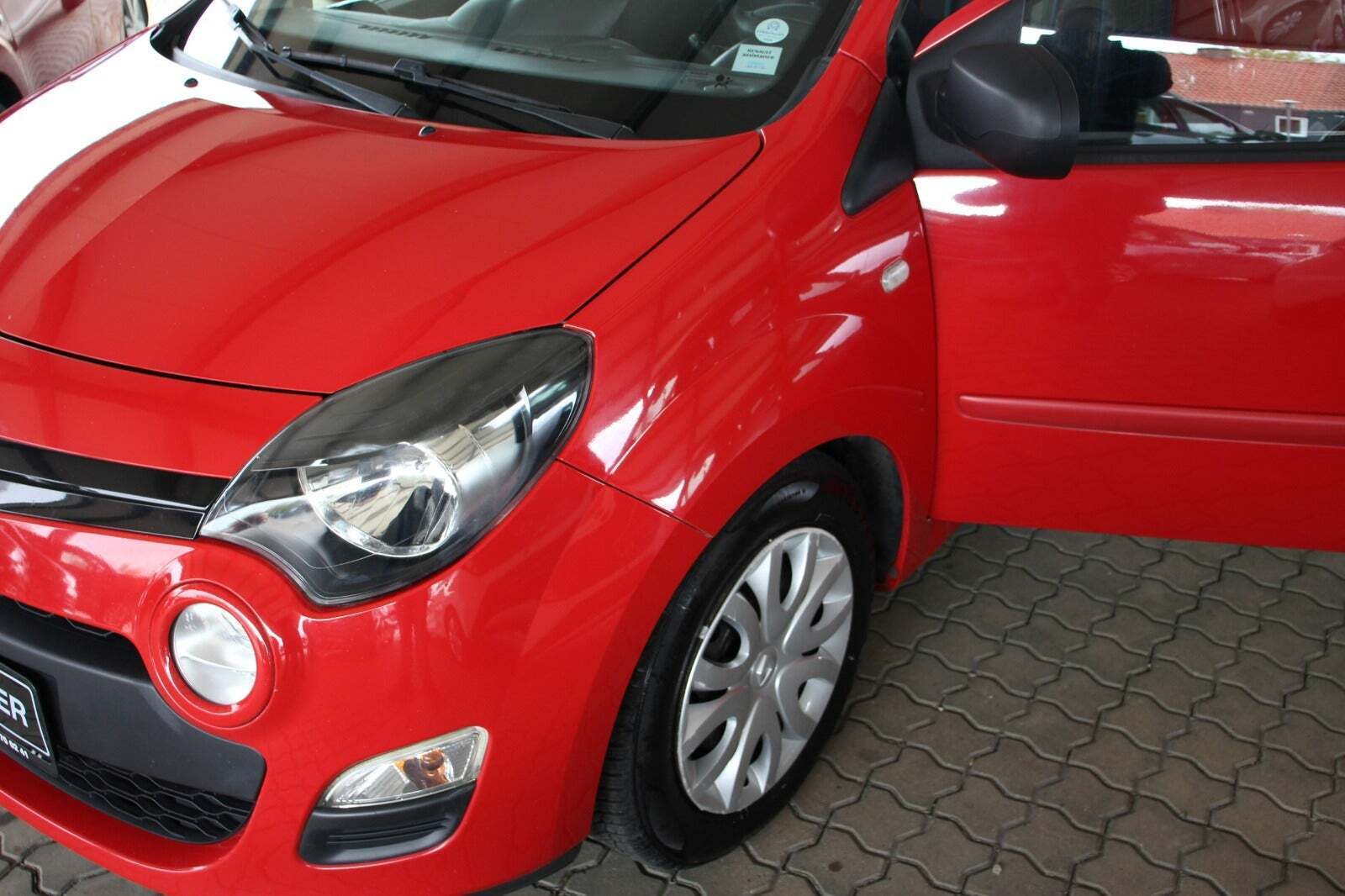 Rød Renault Twingo fra 2013