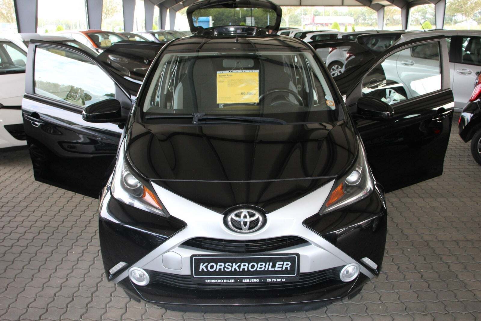 Sort Toyota Aygo fra 2016