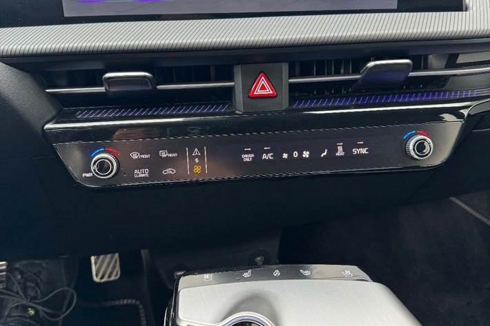 Blå Kia EV6 fra 2024