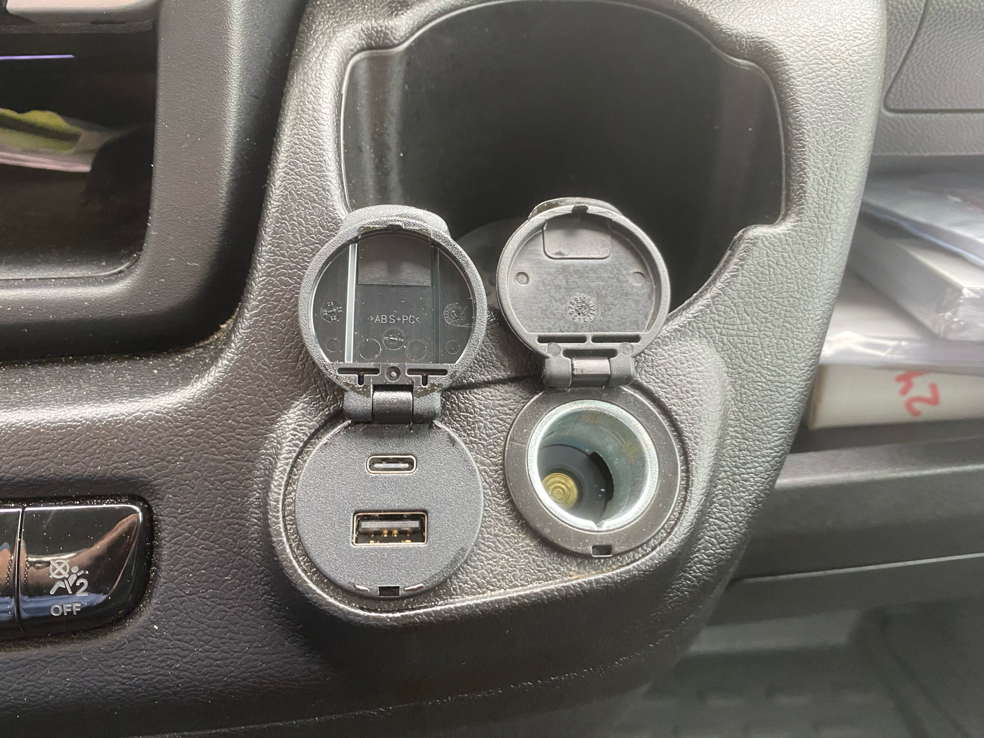 Beige Fiat E-Ducato fra 2025