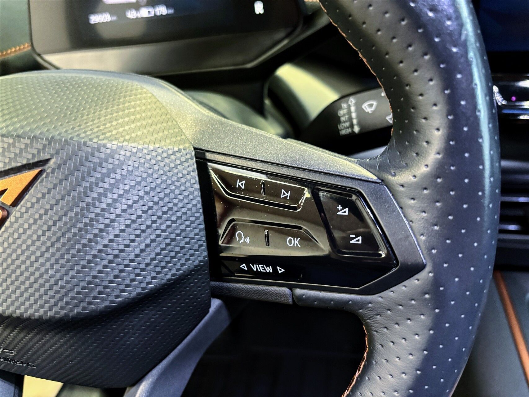 Blå Cupra Born fra 2022