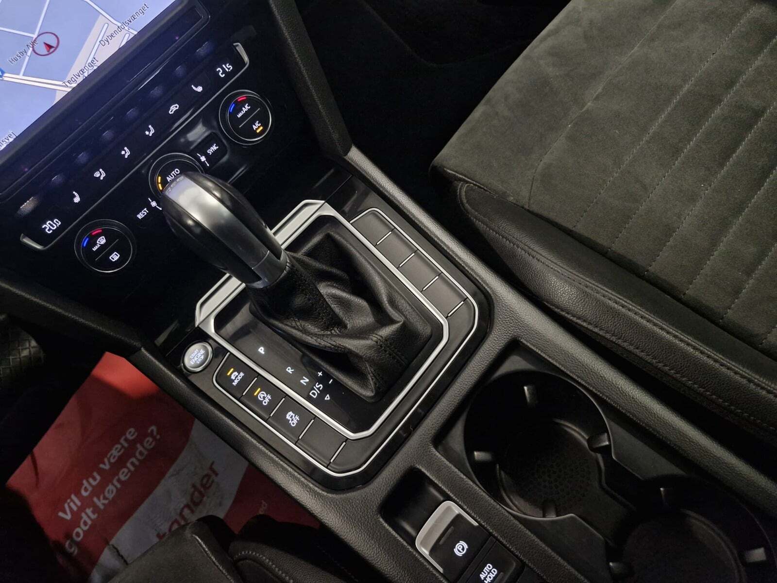 Blå VW Passat fra 2017