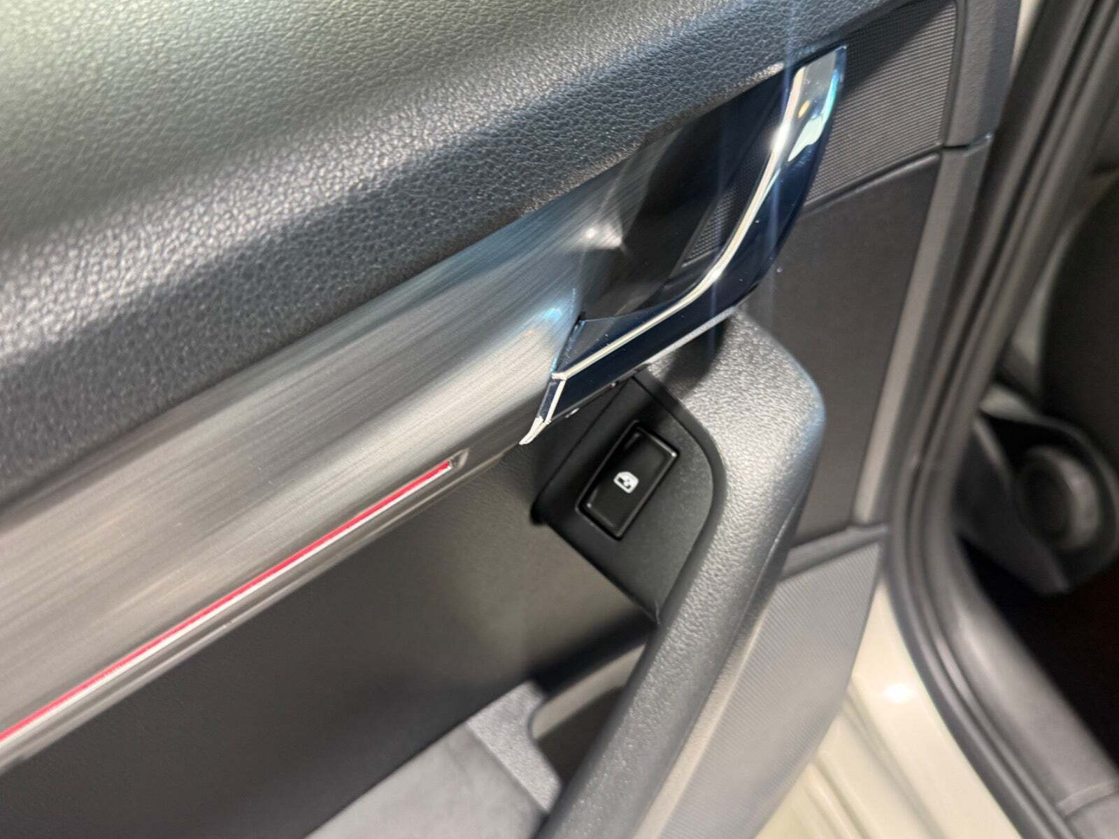 Orange Skoda Octavia fra 2018