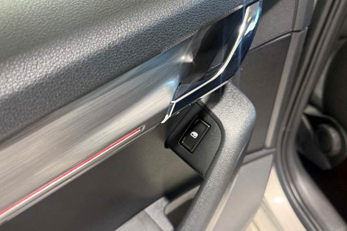 Orange Skoda Octavia fra 2018