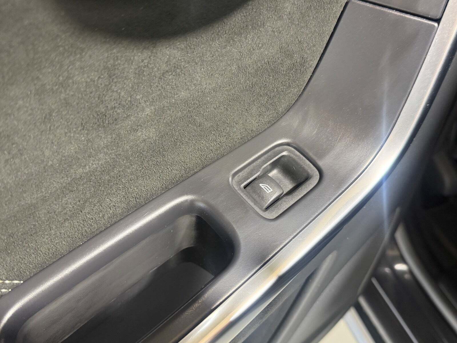 Grå Volvo XC60 fra 2017