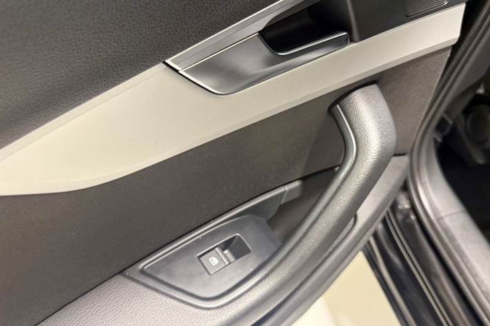 Sort Audi A4 fra 2016