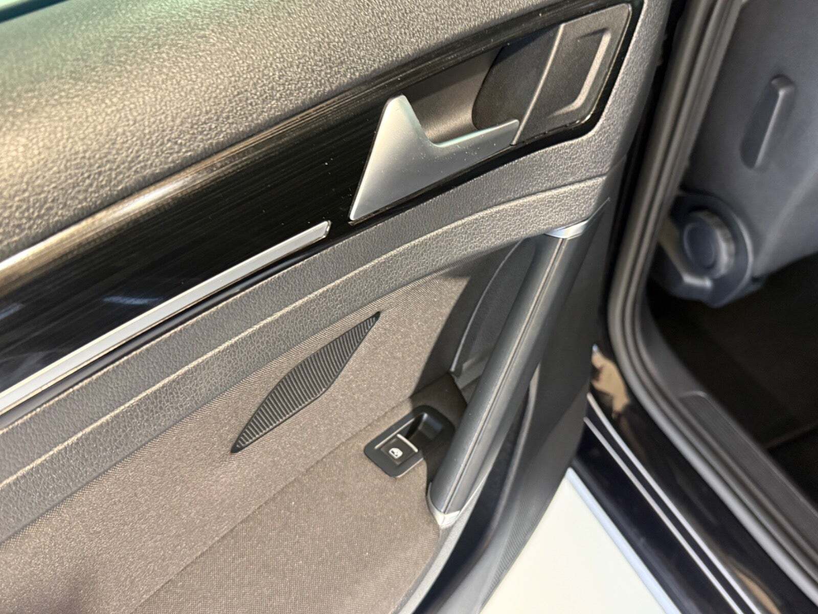 Sort VW Golf VII fra 2018