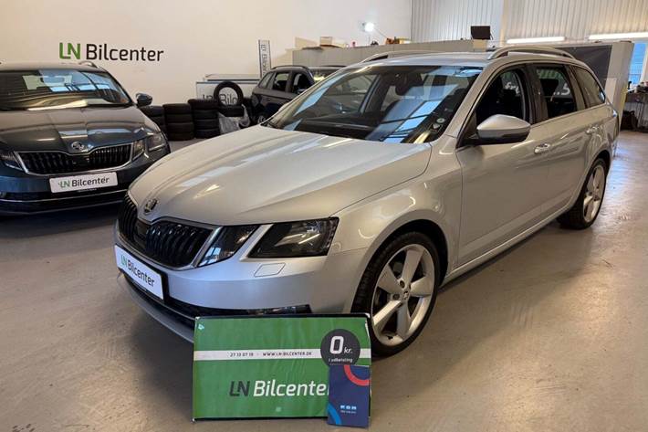 Sølv Skoda Octavia fra 2018 set udefra