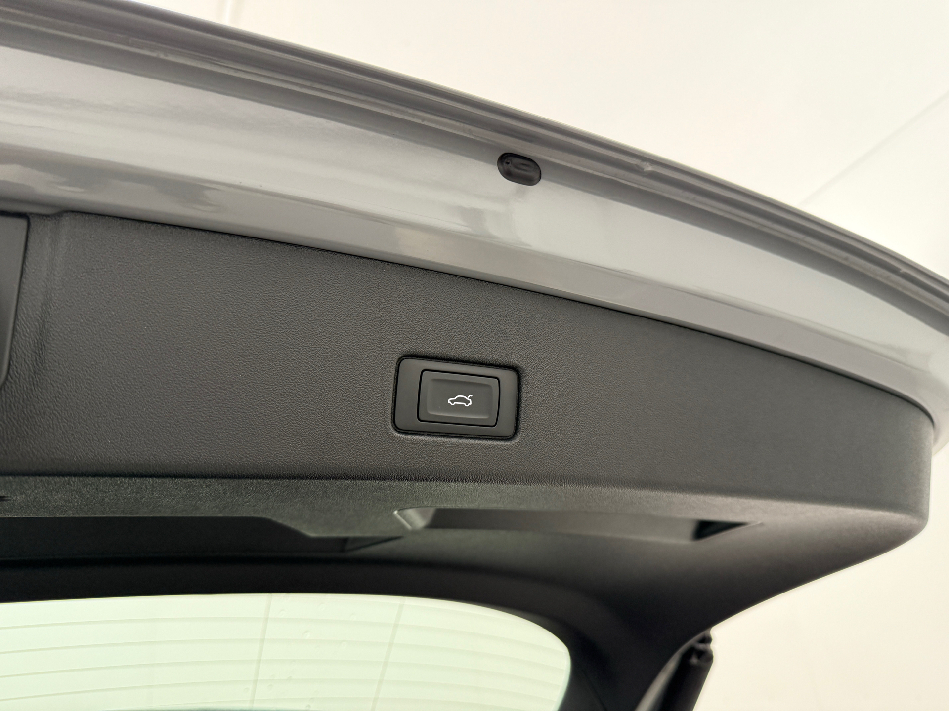 Grå Audi Q4 fra 2025