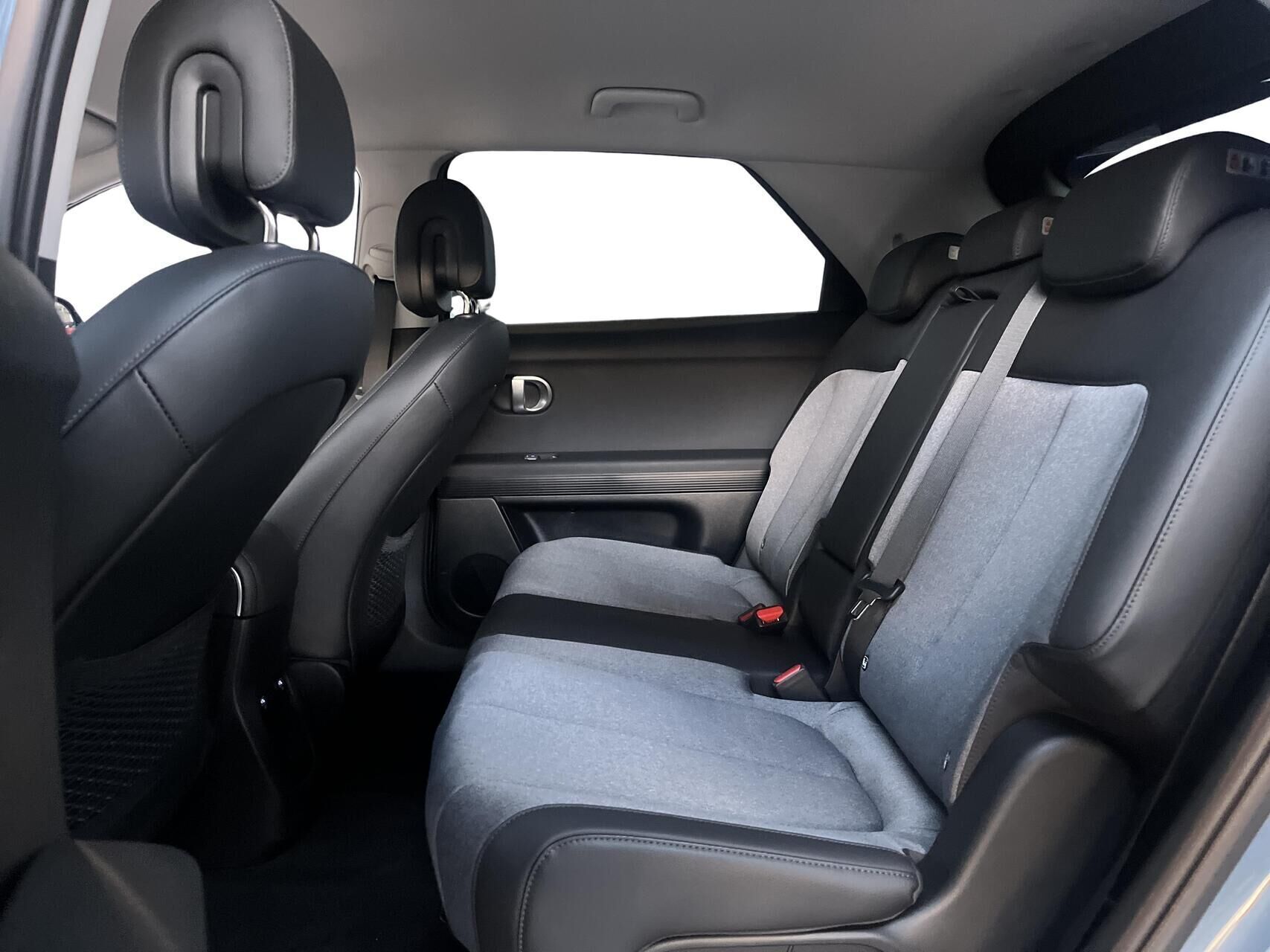 Blå Hyundai Ioniq 5 fra 2024