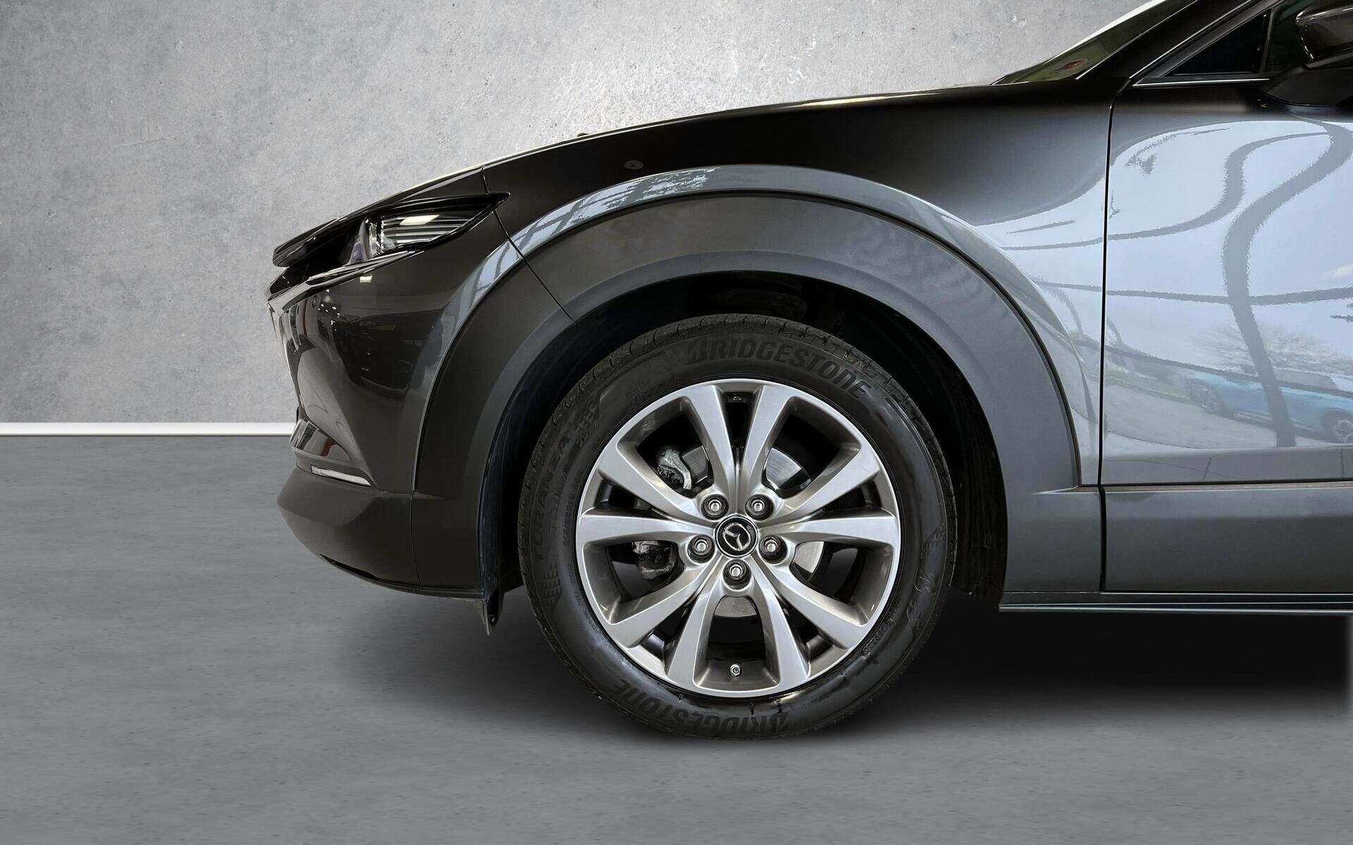 Grå Mazda CX-30 fra 2020