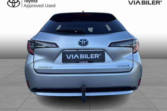 Sølv Toyota Corolla fra 2022