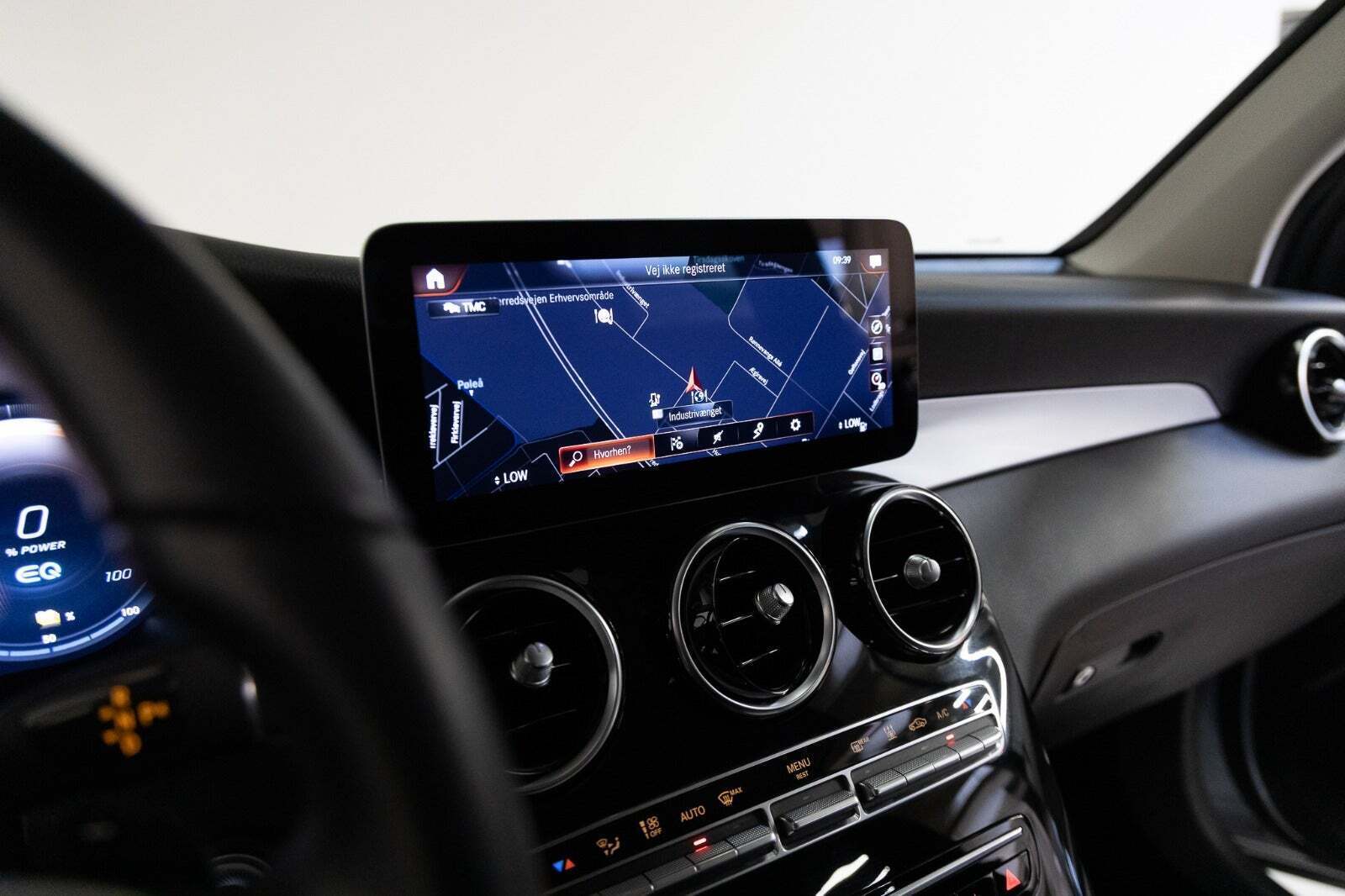 Sølv Mercedes GLC300 de fra 2021