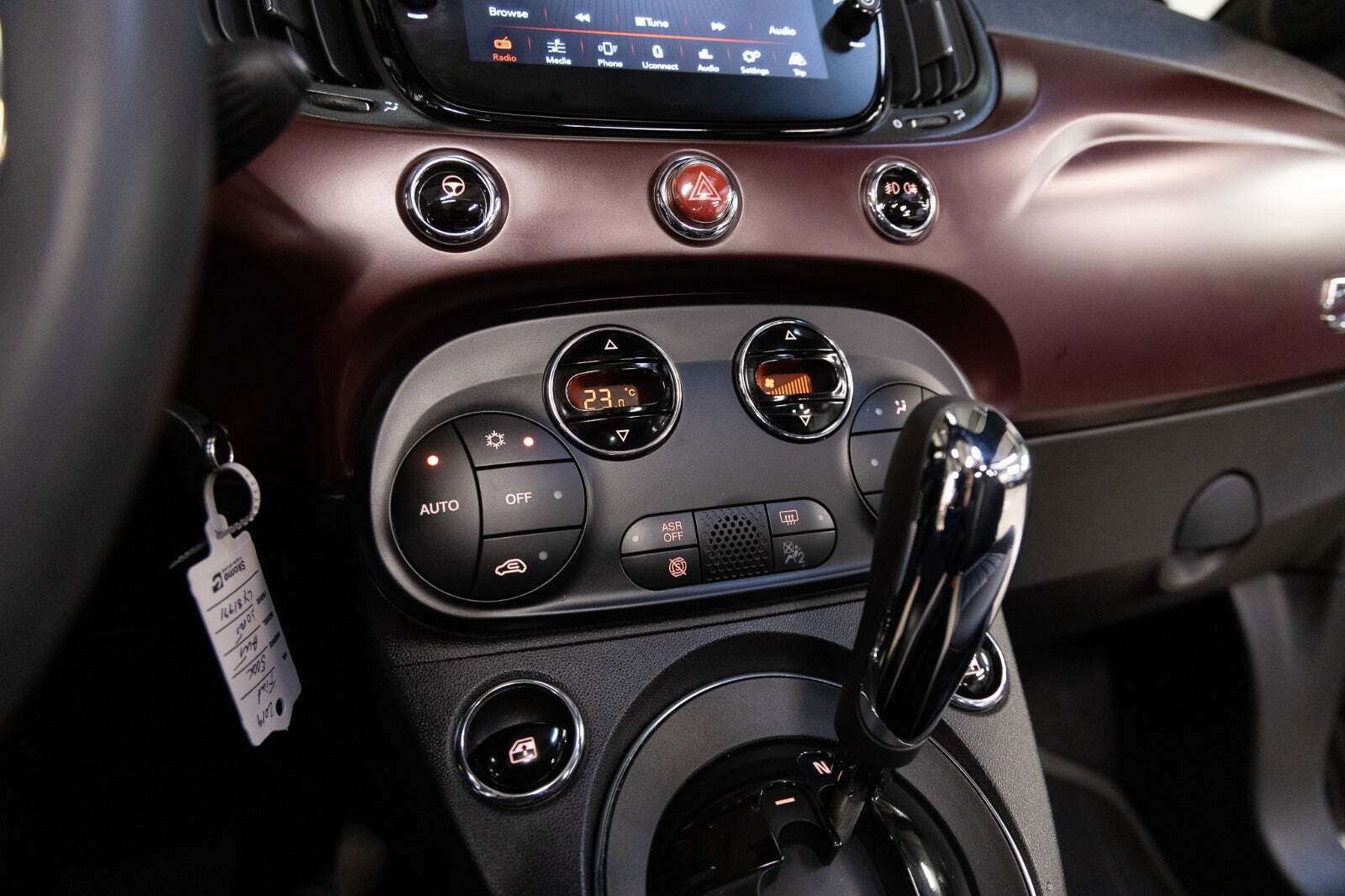 Sort Fiat 500C fra 2020
