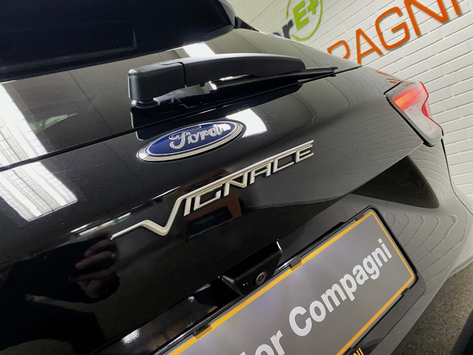 Sort Ford Kuga fra 2021