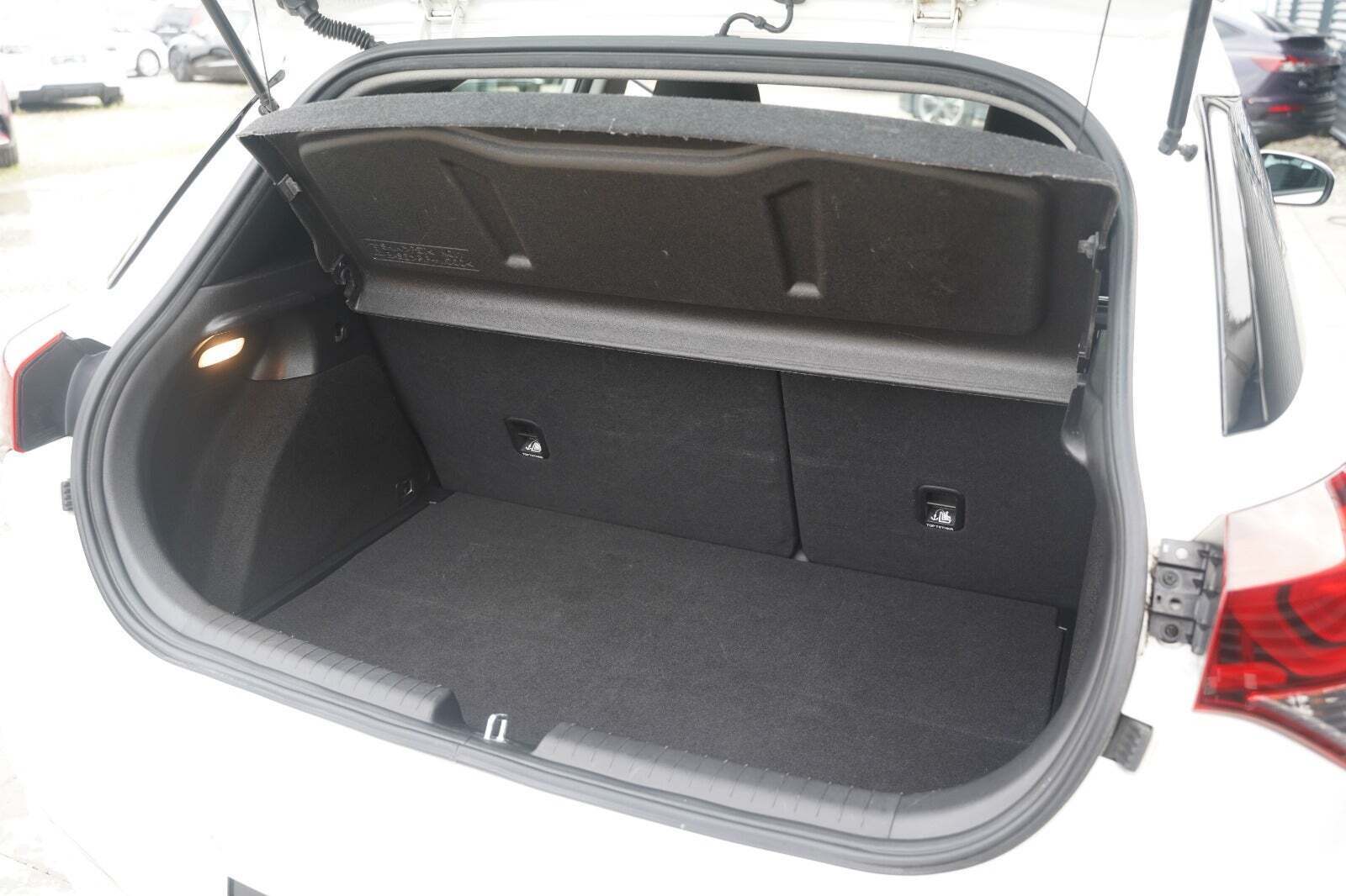 Hvid Hyundai i20 fra 2016