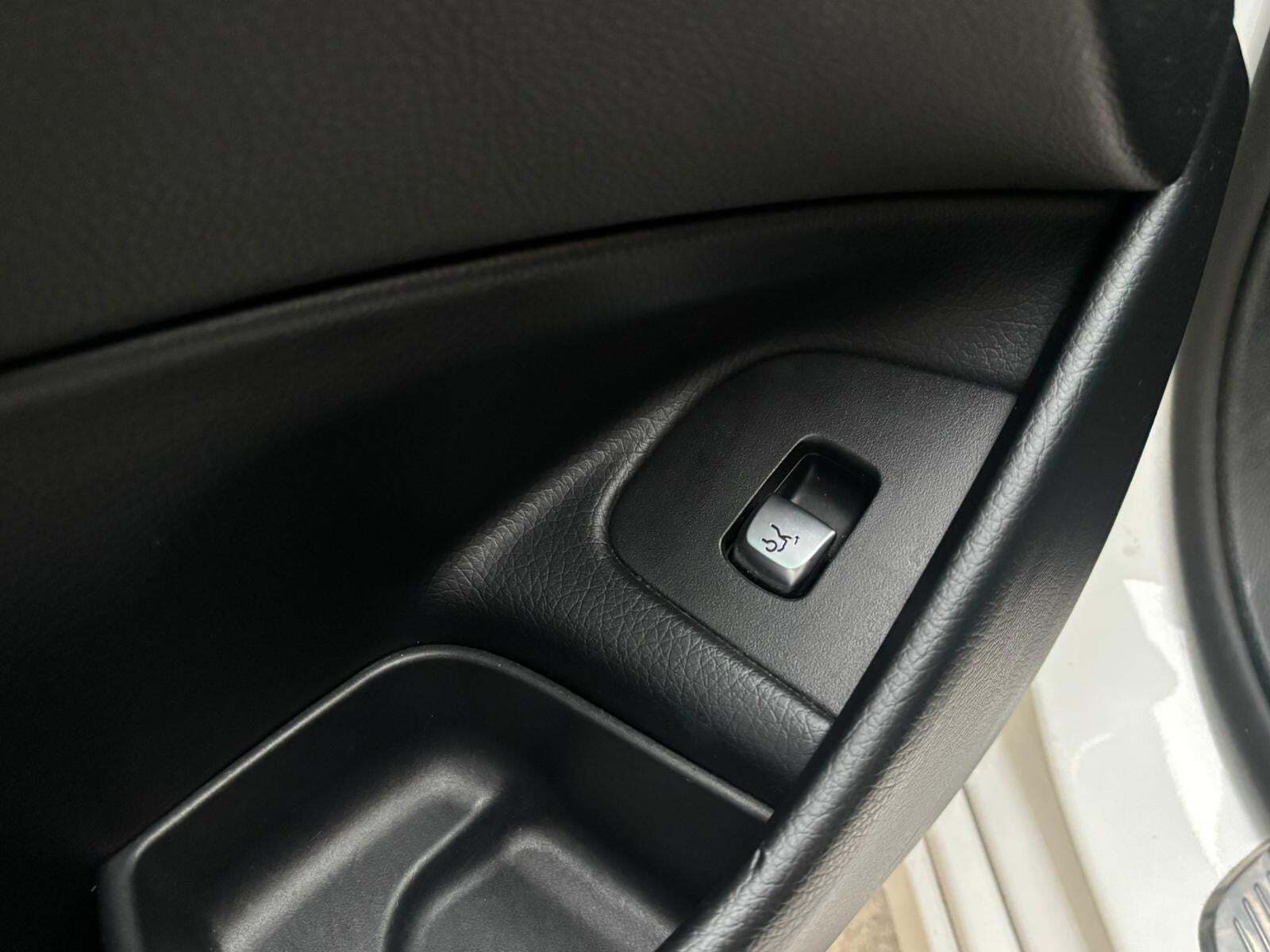 Hvid Mercedes E220 d fra 2017