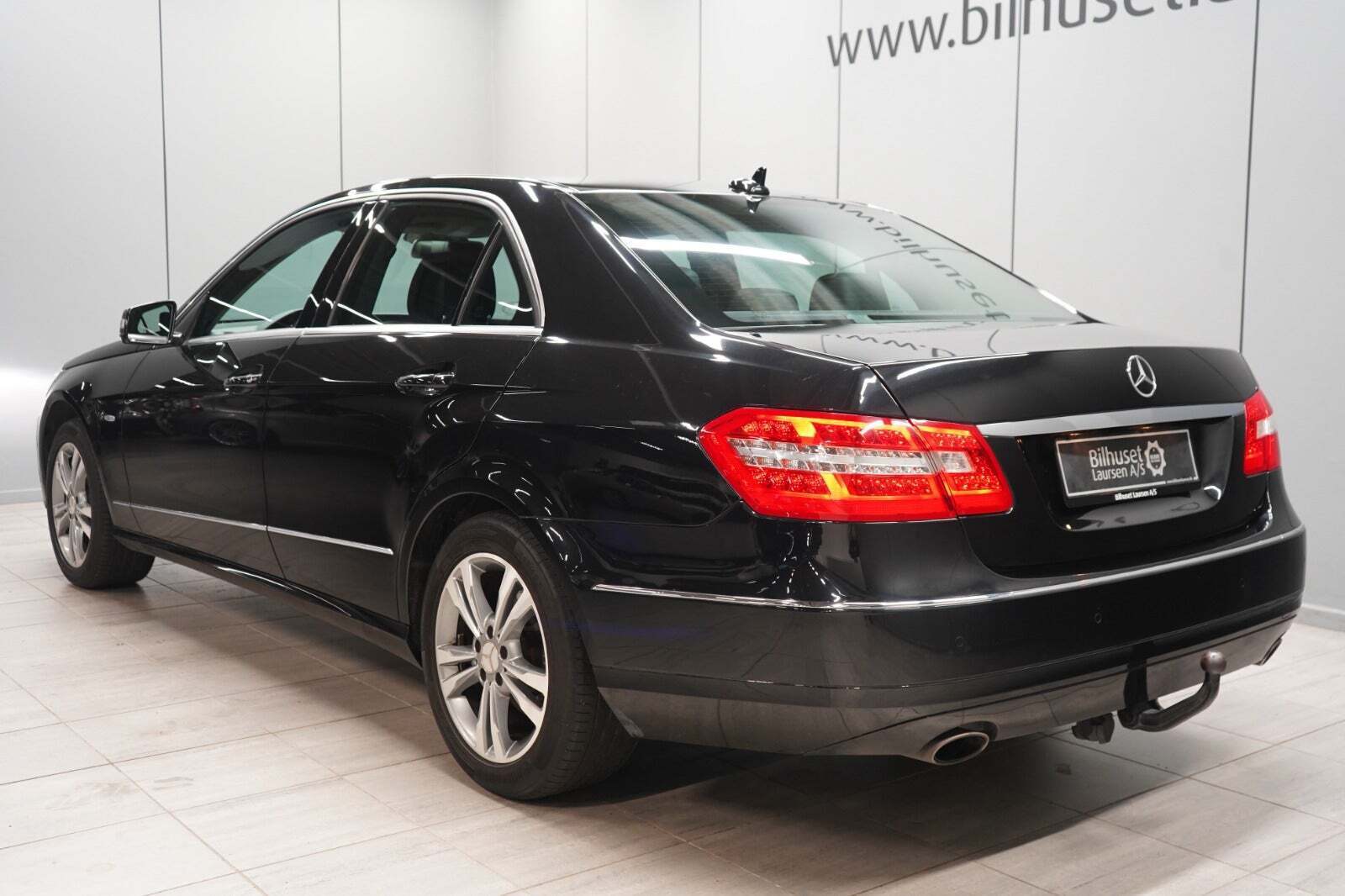 Sort Mercedes E350 fra 2011