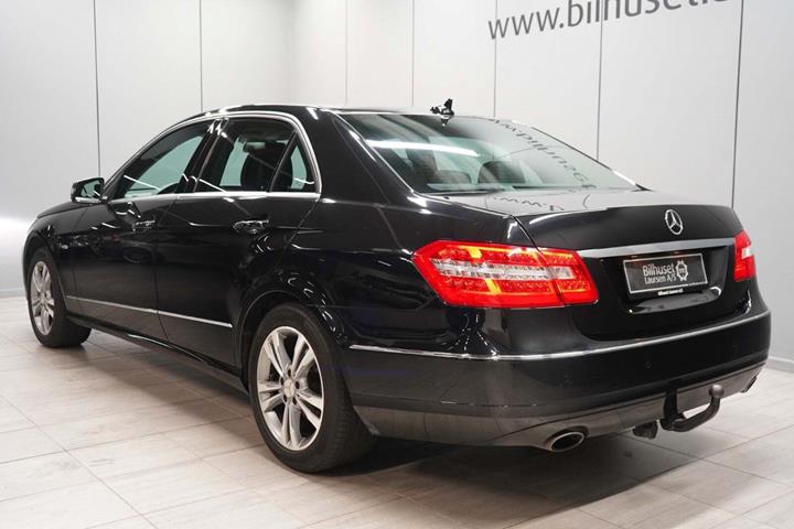 Sort Mercedes E350 fra 2011