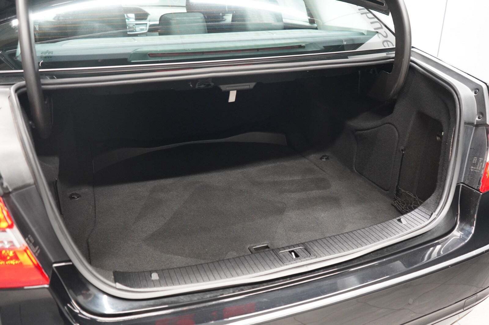 Sort Mercedes E350 fra 2011