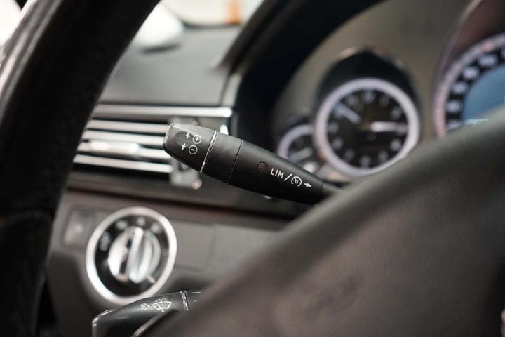 Sort Mercedes E350 fra 2011