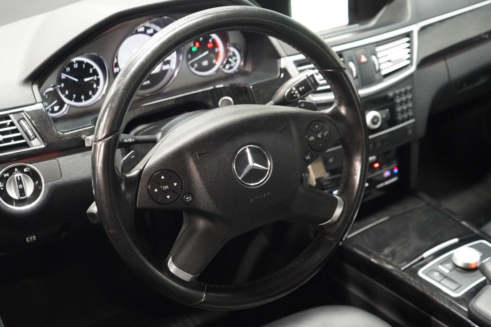 Sort Mercedes E350 fra 2011