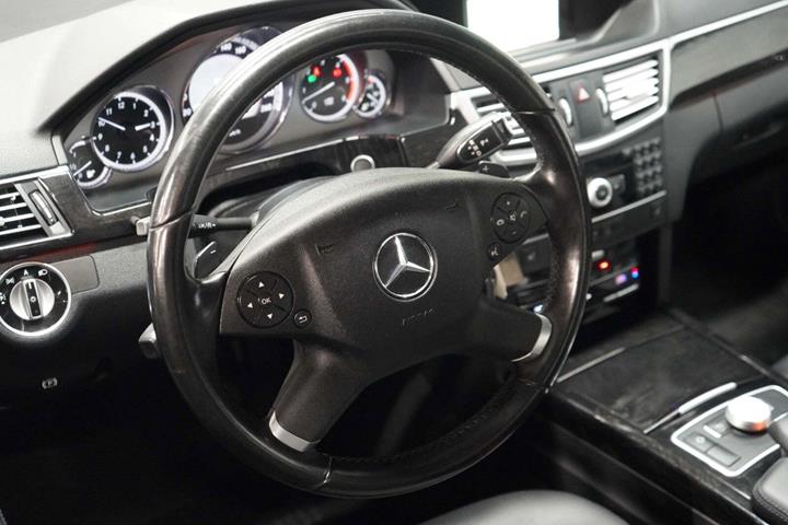 Sort Mercedes E350 fra 2011
