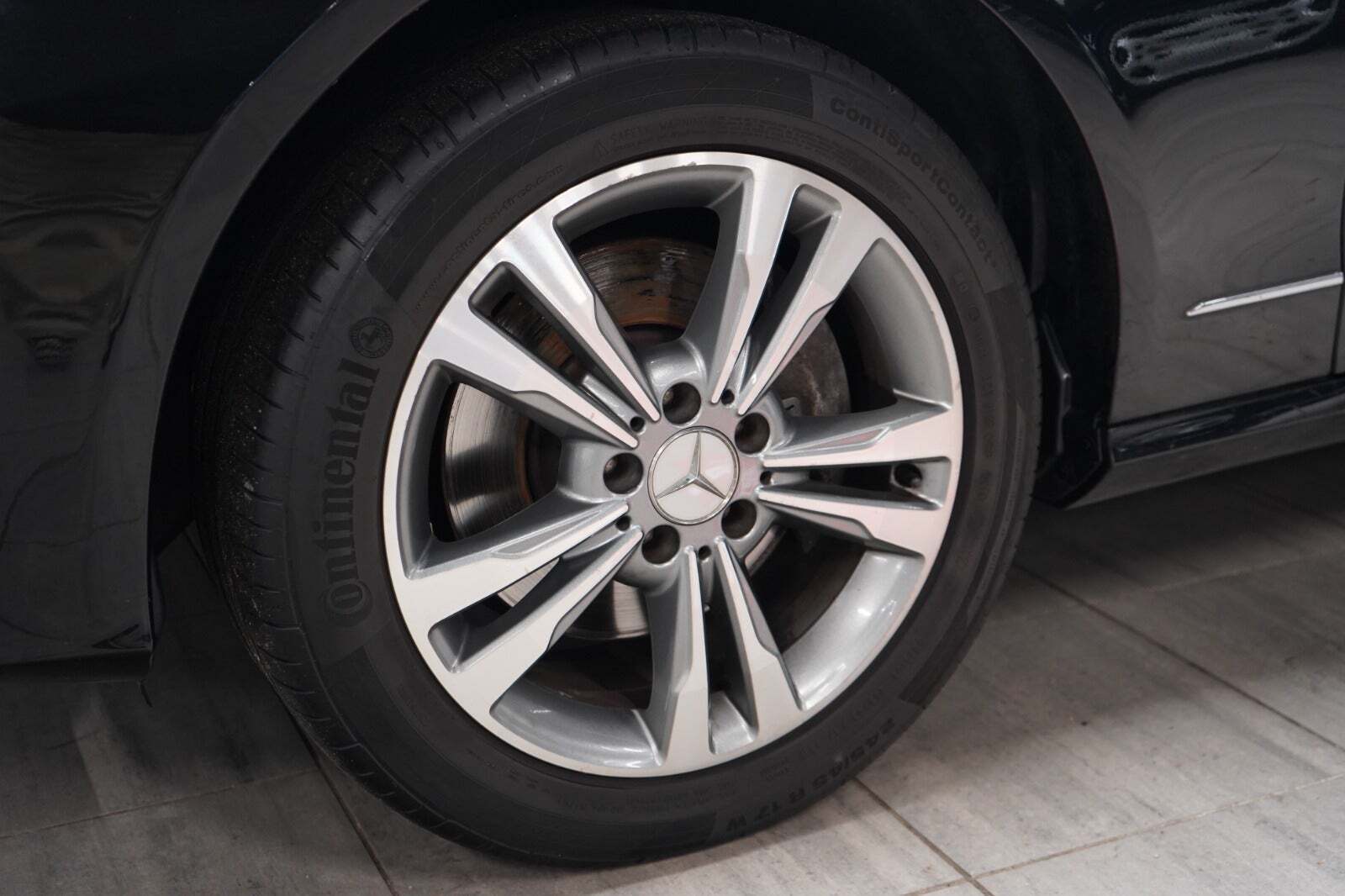 Sort Mercedes E350 fra 2011