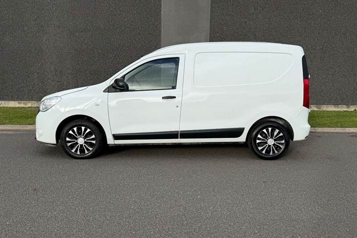 Hvid Dacia Dokker fra 2019