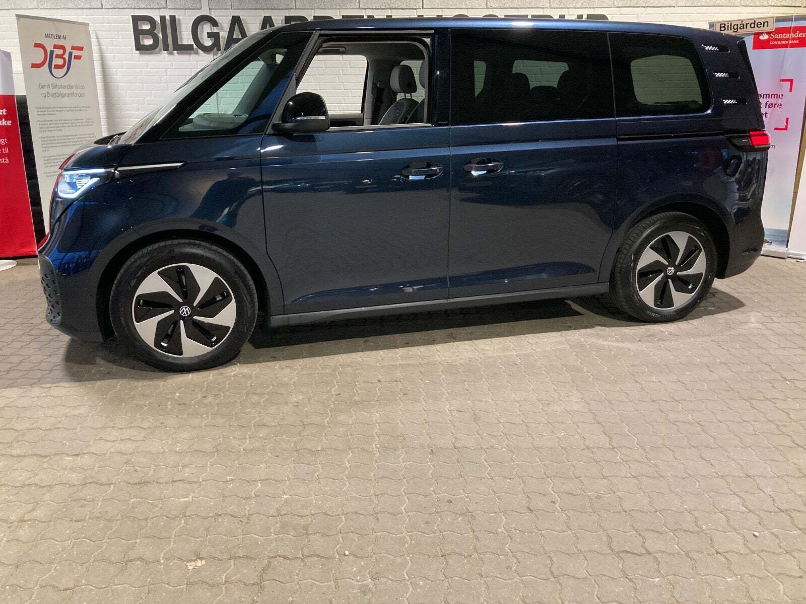 VW ID.Buzz 77 Pro SWB