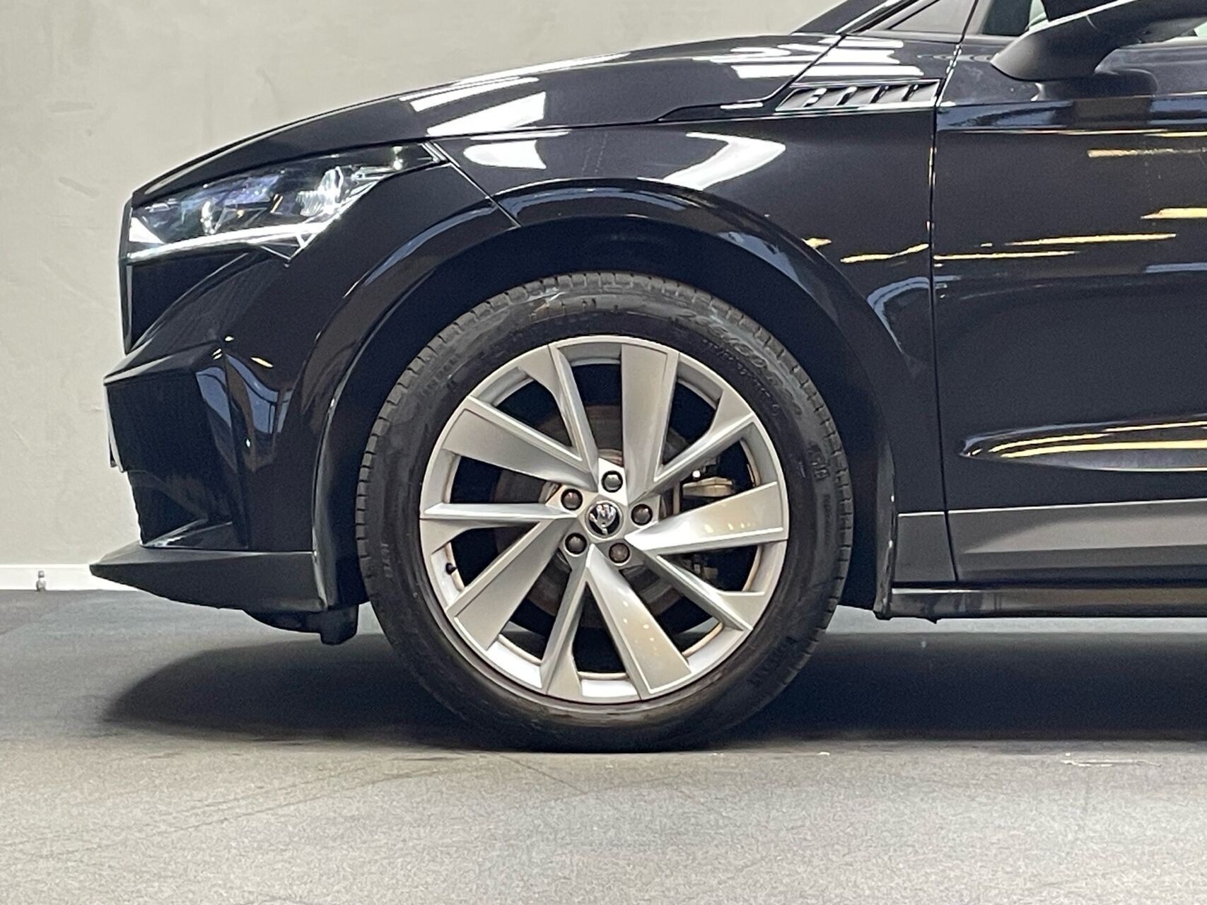 Sort Skoda Enyaq fra 2022