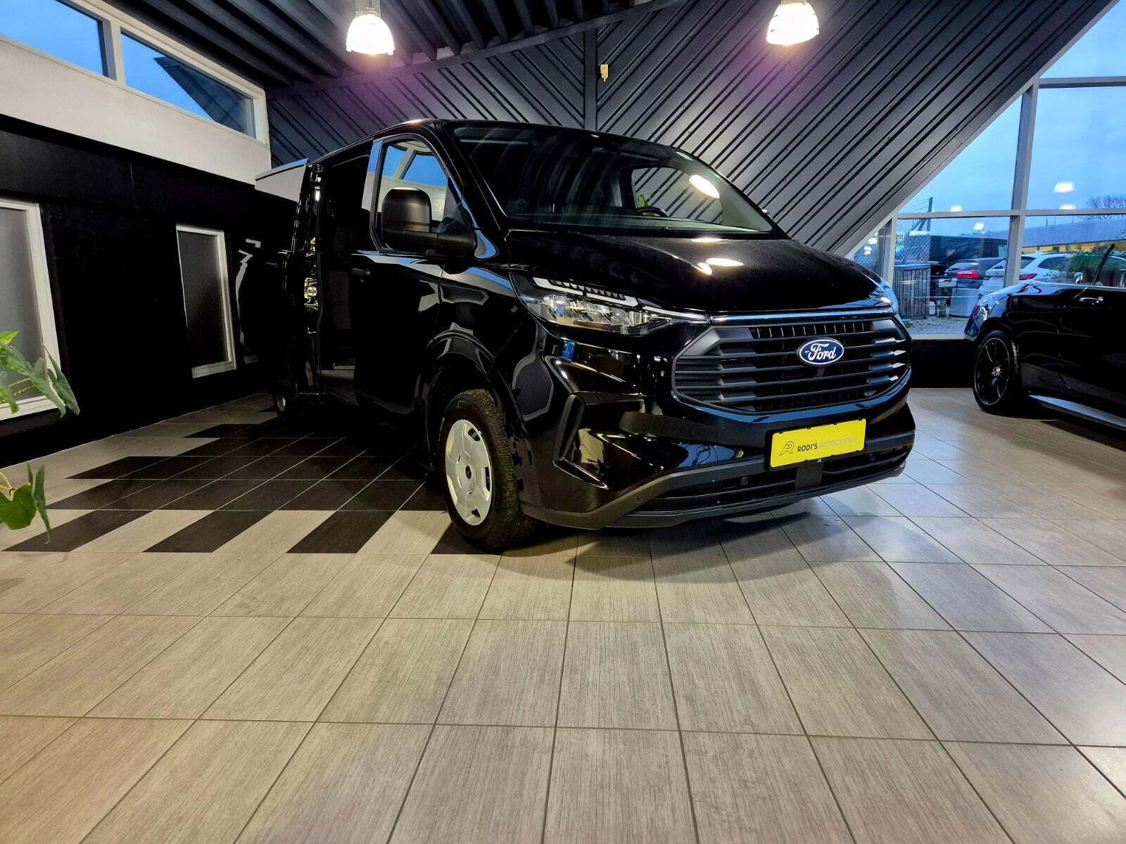 Ford Transit Custom 320L 2,0 EcoBlue Trend