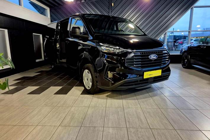 Sort Ford Transit Custom 320L fra 2024