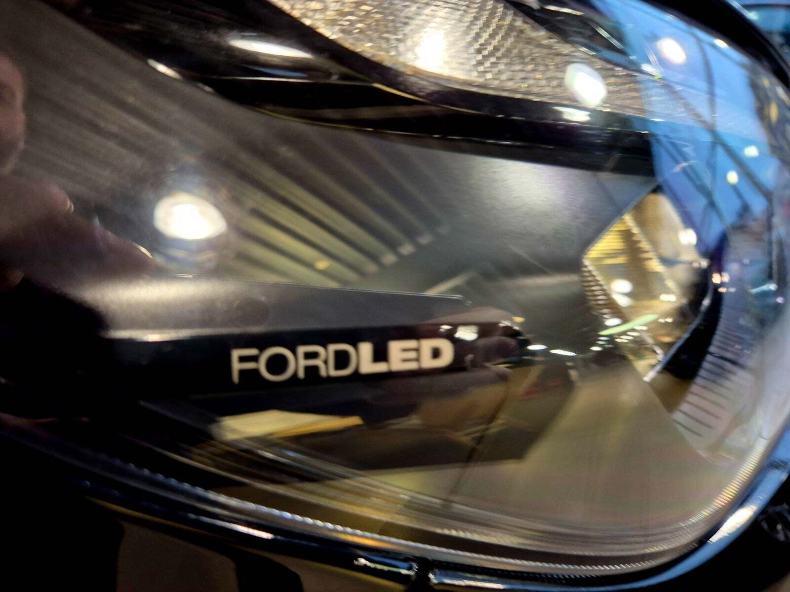 Sort Ford Transit Custom 320L fra 2024