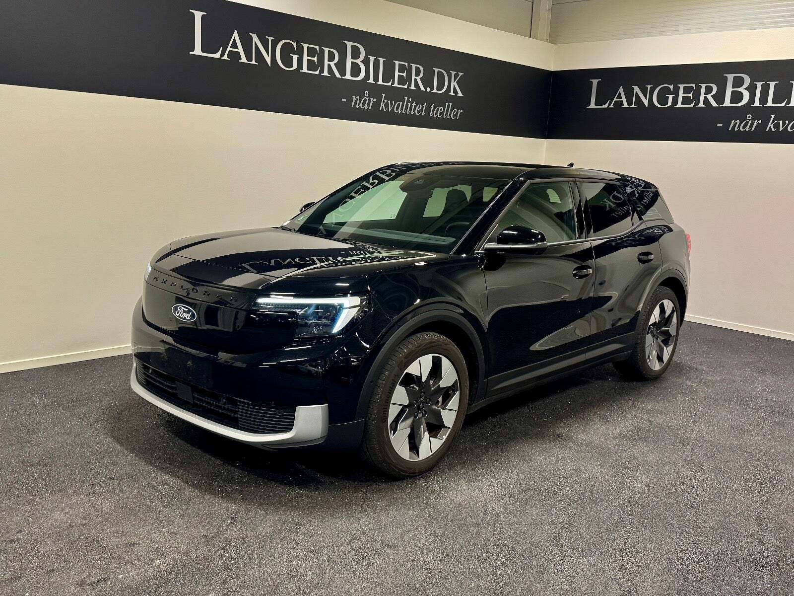 Ford Explorer 82 Premium Extended Range