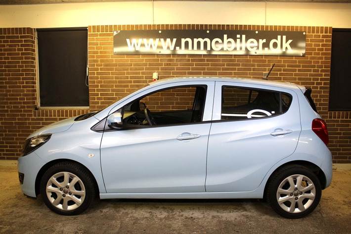 Blå Opel Karl fra 2016