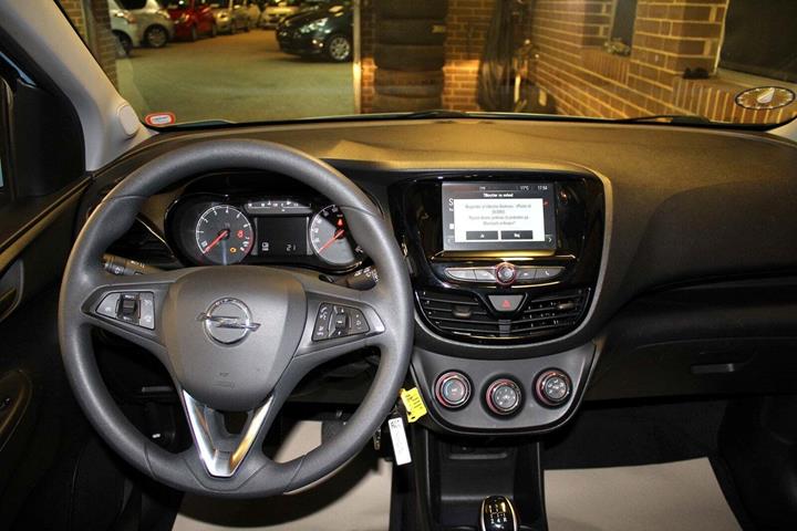 Blå Opel Karl fra 2016