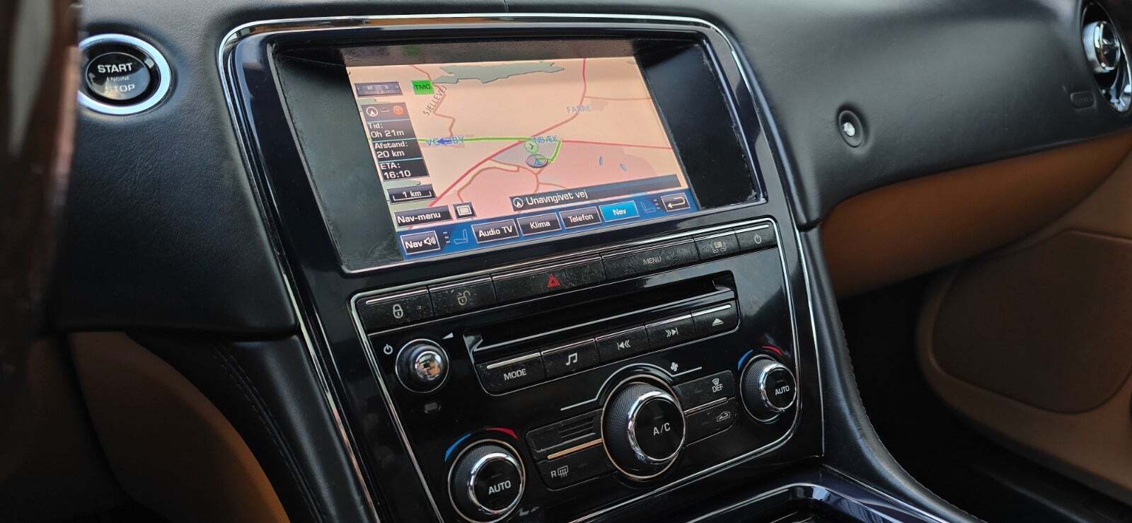 undefined Jaguar XJ fra 2010 set indefra