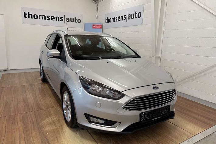 Sølv Ford Focus fra 2016 set udefra